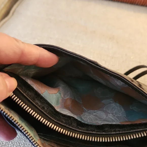 Elegant Black Hobo Leather Women's Bag - Picture 4 of 6